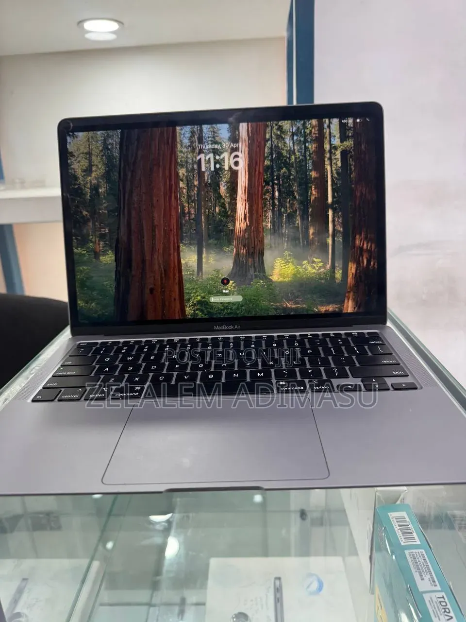 New Laptop Apple MacBook Air 2020 8GB Intel Core i3 SSD 256GB