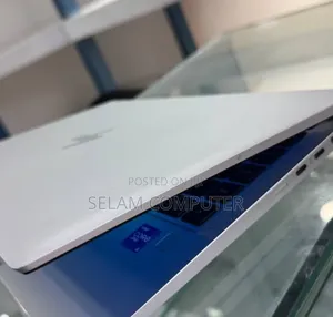 New Laptop HP EliteBook 840 G8 16GB Intel Core i5 SSD 512GB