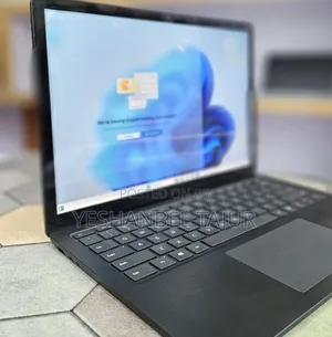New Laptop Microsoft Surface 16GB Intel Core i7 SSD 512GB