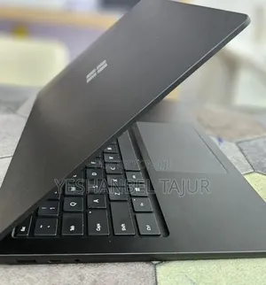 New Laptop Microsoft Surface 16GB Intel Core i7 SSD 512GB