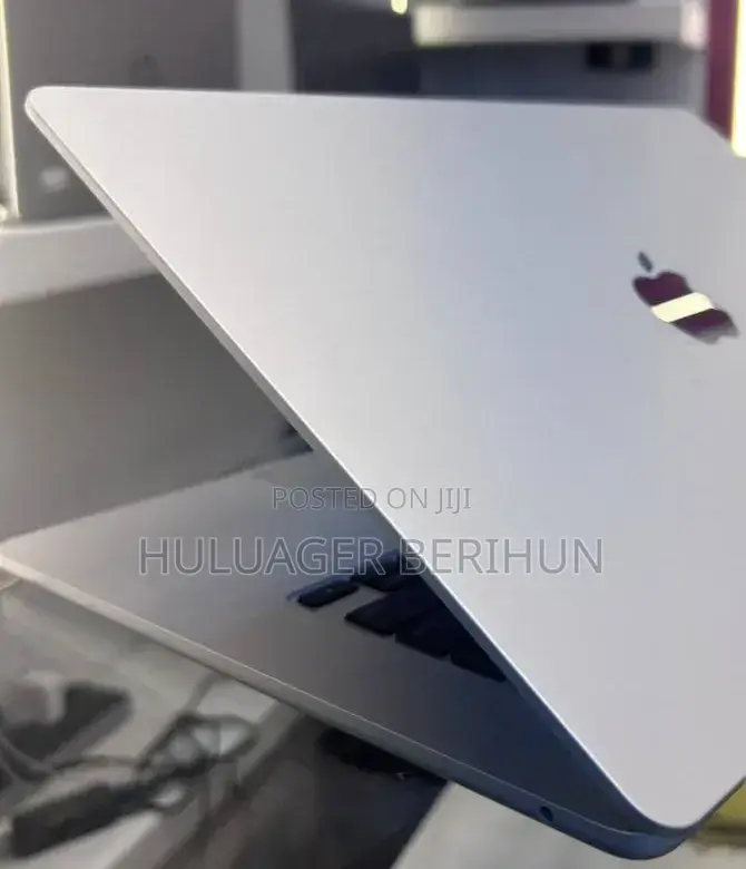 New Laptop Apple MacBook Air 2025 M4 15-inch 16GB Apple M5 SSD 512GB