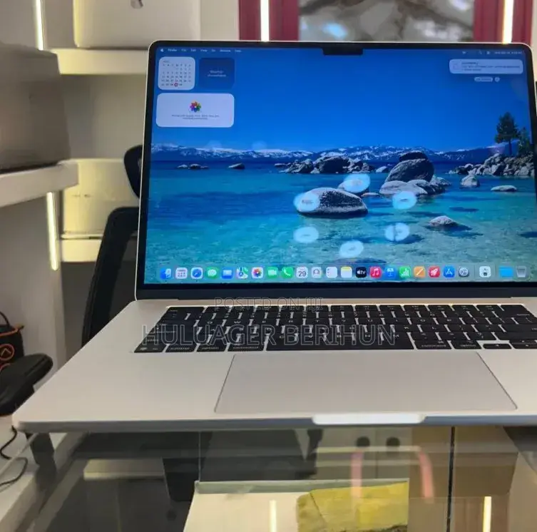 New Laptop Apple MacBook Air 2025 M4 15-inch 16GB Apple M5 SSD 512GB