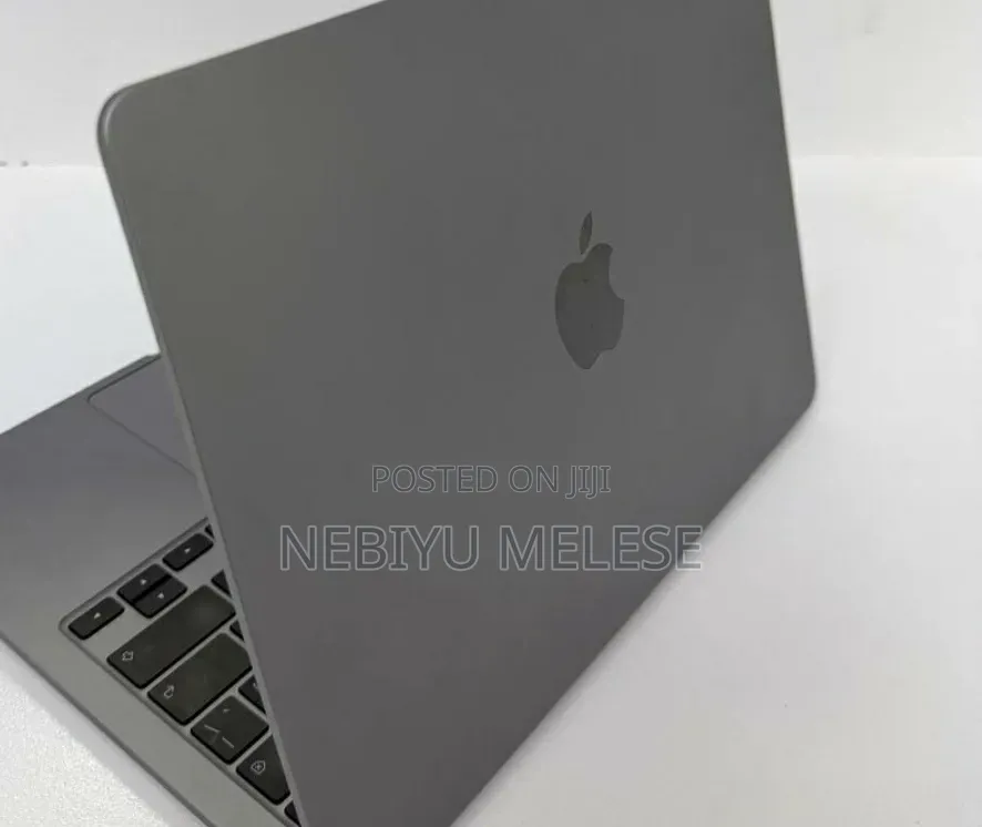 New Laptop Apple MacBook Pro 2022 M2 8GB Apple M2 SSD 256GB