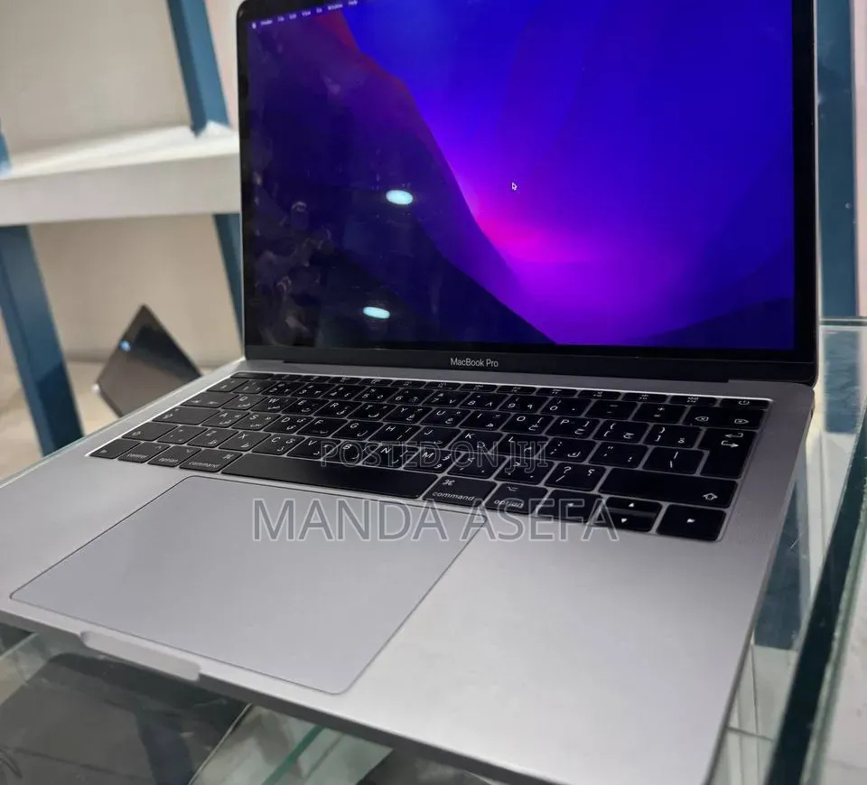 New Laptop Apple MacBook Pro 2017 8GB Intel Core i5 SSD 128GB