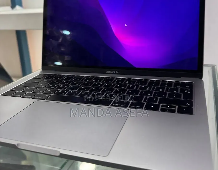 New Laptop Apple MacBook Pro 2017 8GB Intel Core i5 SSD 128GB