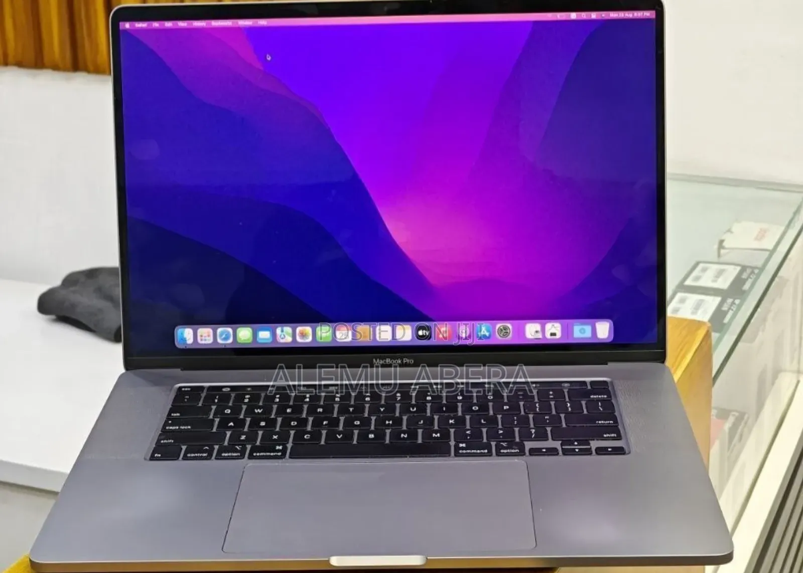 New Laptop Apple MacBook Pro 2018 32GB Intel Core i9 SSD 2T