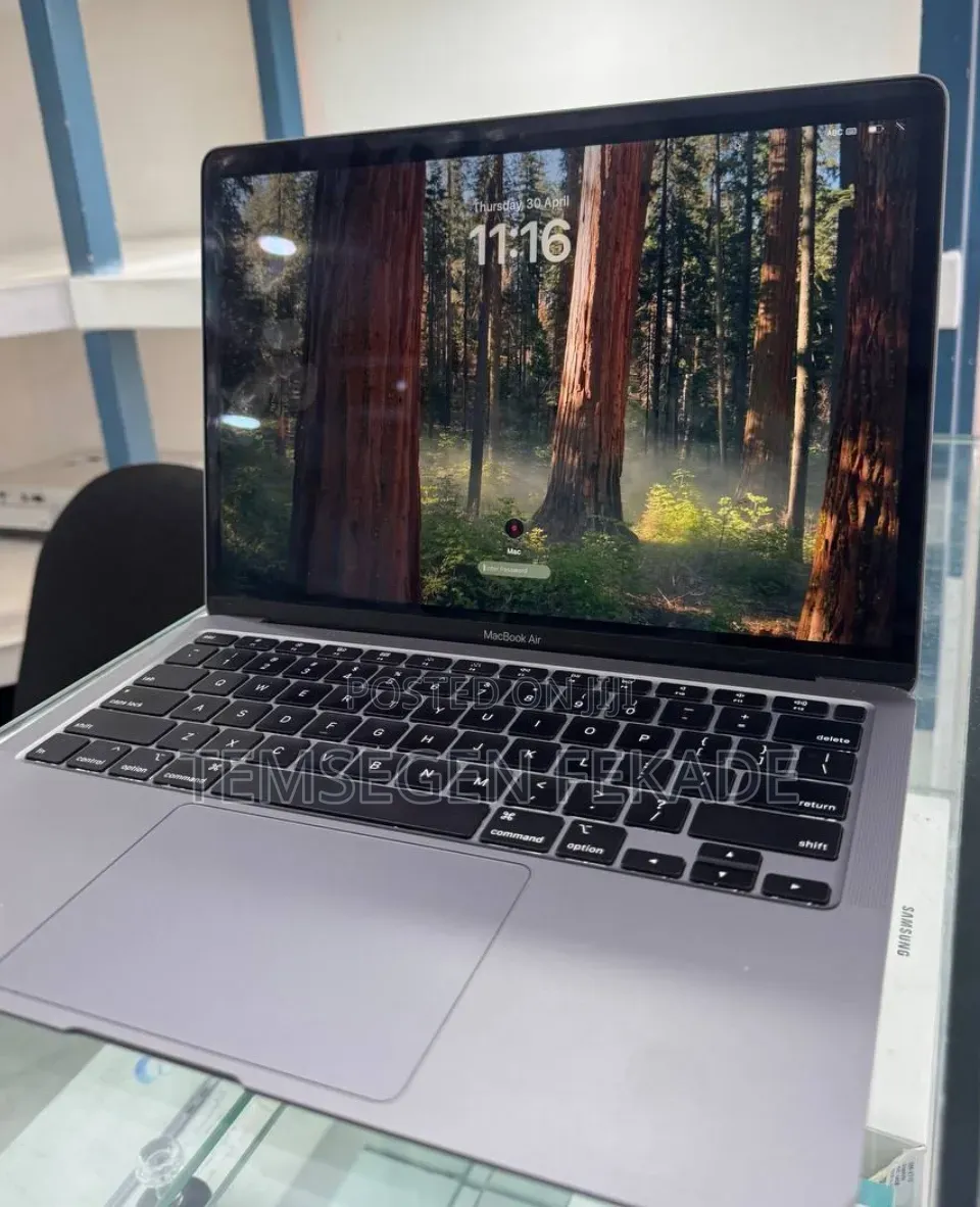 New Laptop Apple MacBook Air 2020 8GB Intel Core i3 SSD 256GB