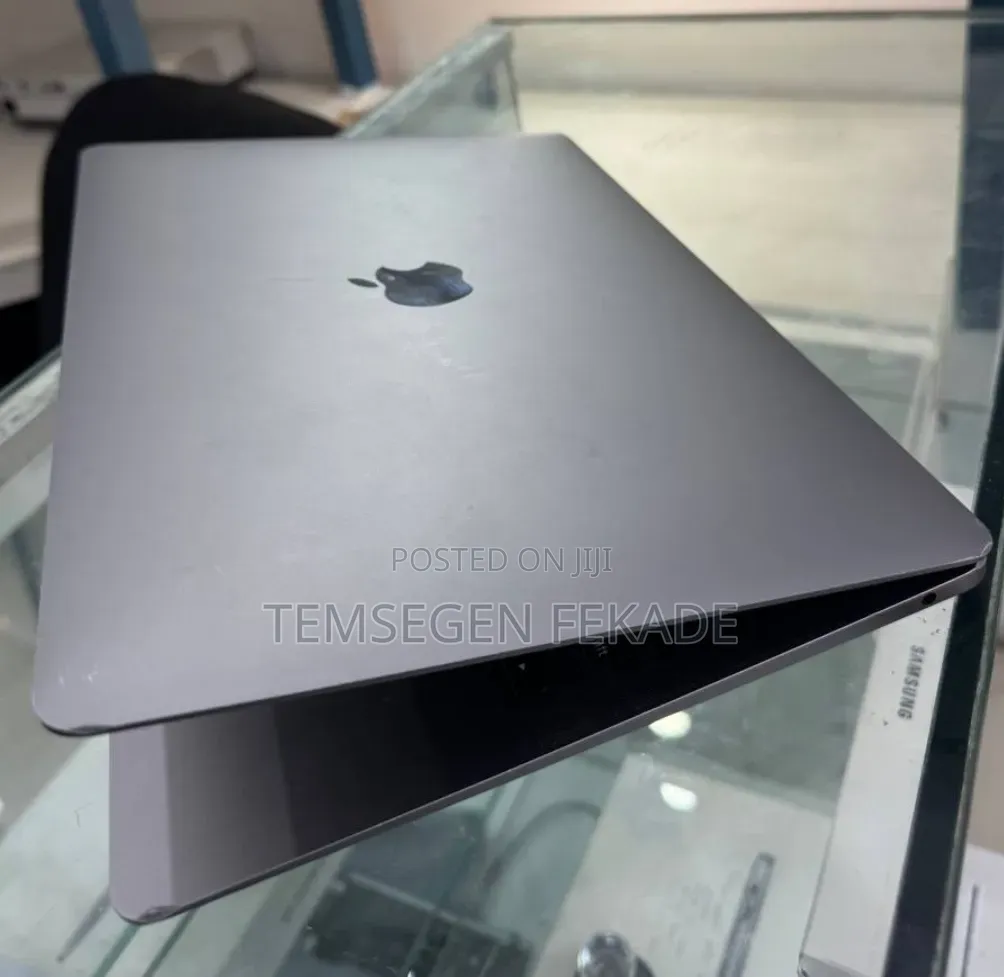 New Laptop Apple MacBook Air 2020 8GB Intel Core i3 SSD 256GB