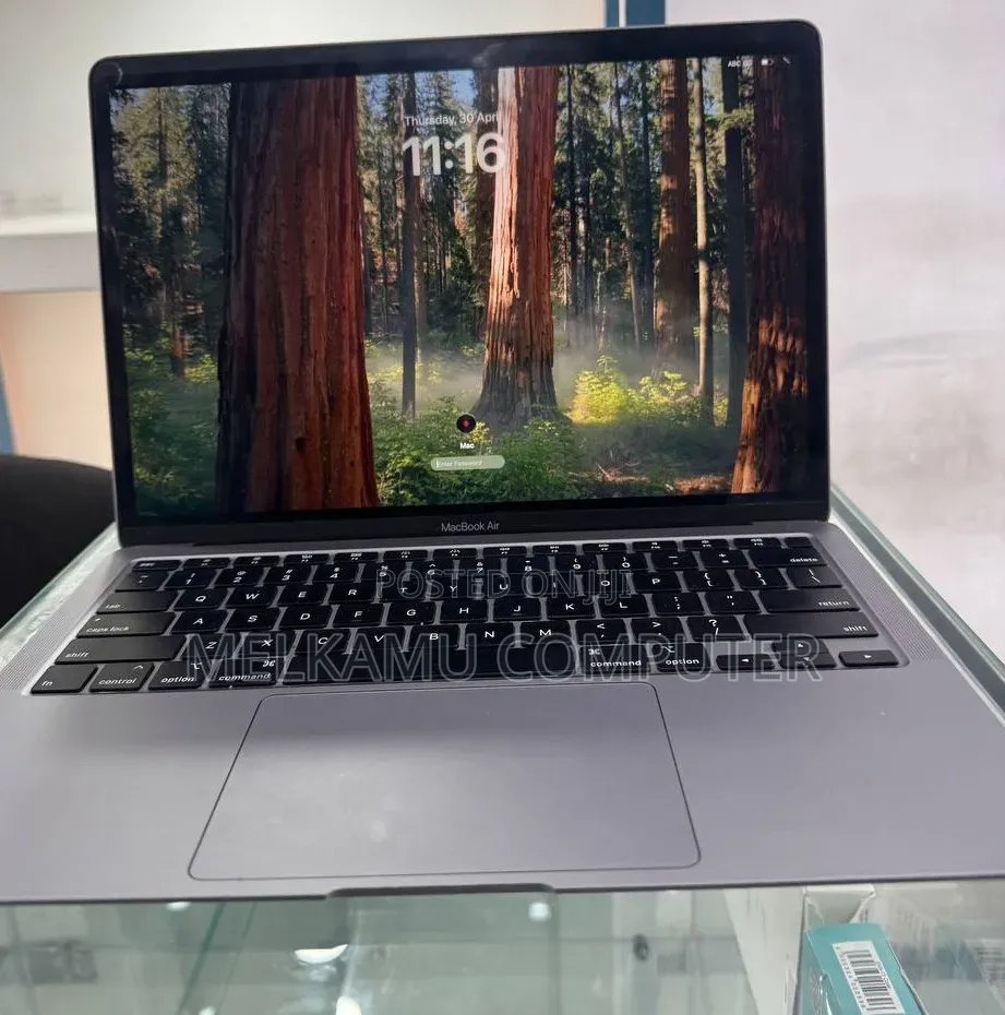 New Laptop Apple MacBook Air 2020 8GB Intel Core i3 SSD 256GB