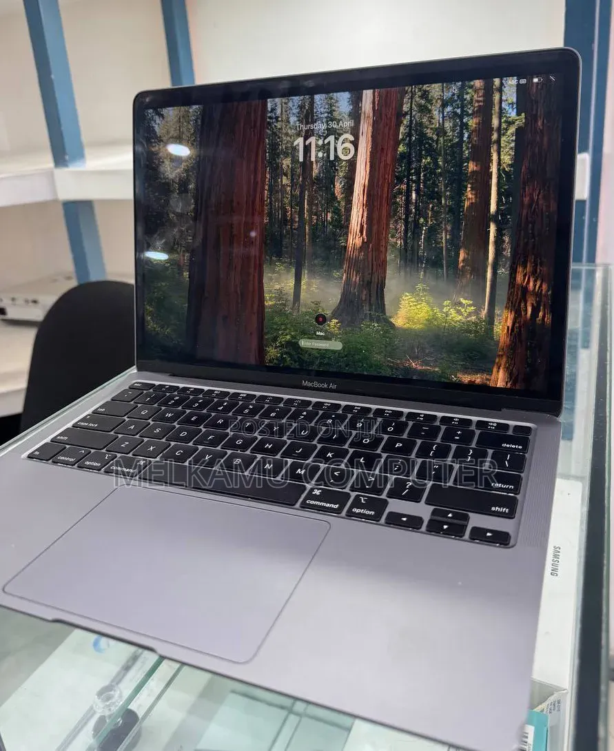 New Laptop Apple MacBook Air 2020 8GB Intel Core i3 SSD 256GB