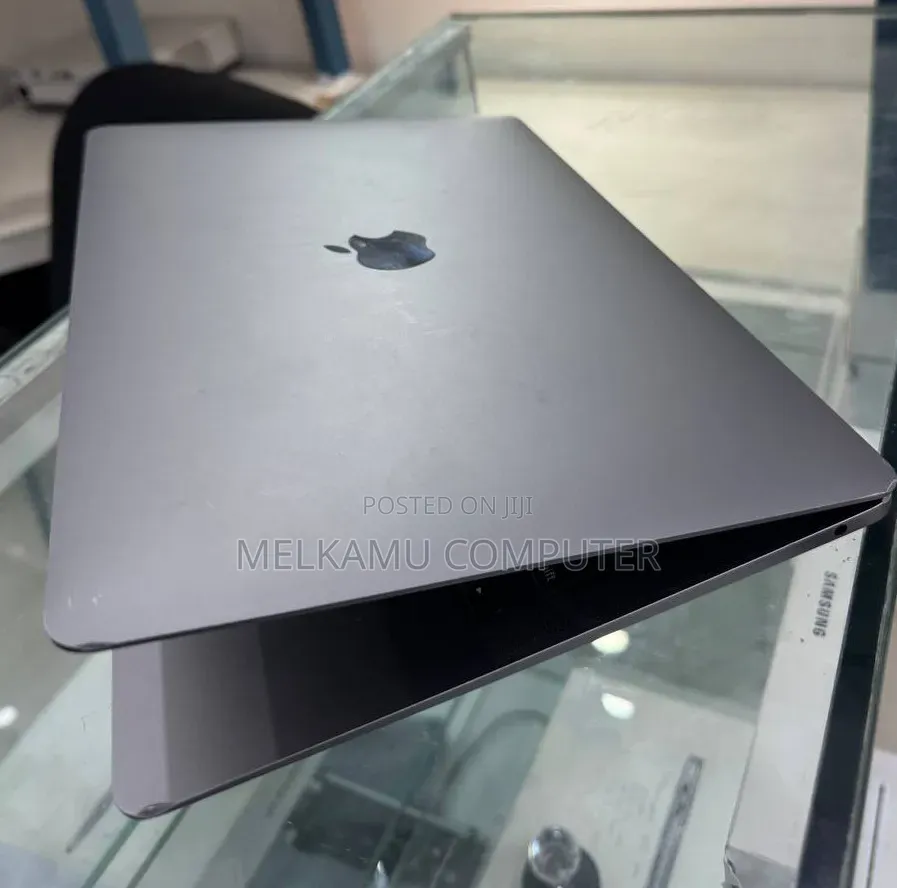 New Laptop Apple MacBook Air 2020 8GB Intel Core i3 SSD 256GB