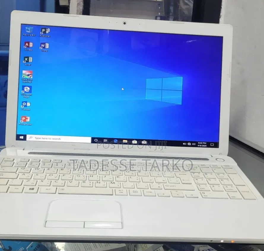 New Laptop Toshiba Satellite C55 8GB Intel Core i3 HDD 1T