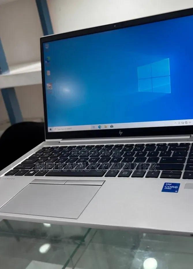 New Laptop HP EliteBook 840 G8 16GB Intel Core i5 SSD 512GB