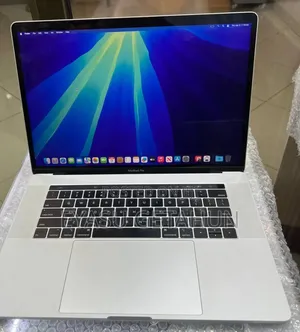 New Laptop Apple MacBook Pro 2018 16GB Intel Core i7 SSD 256GB