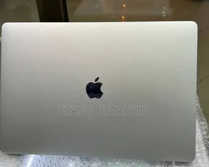 New Laptop Apple MacBook Pro 2018 16GB Intel Core i7 SSD 256GB