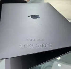 New Laptop Apple MacBook 8GB Intel Core i3 SSD 256GB