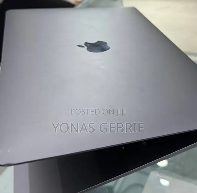 New Laptop Apple MacBook 8GB Intel Core i3 SSD 256GB