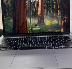 New Laptop Apple MacBook 8GB Intel Core i3 SSD 256GB