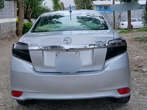 Toyota Yaris 2014 Silver