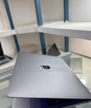 New Laptop Apple MacBook Pro 2017 8GB Intel Core i5 SSD 128GB