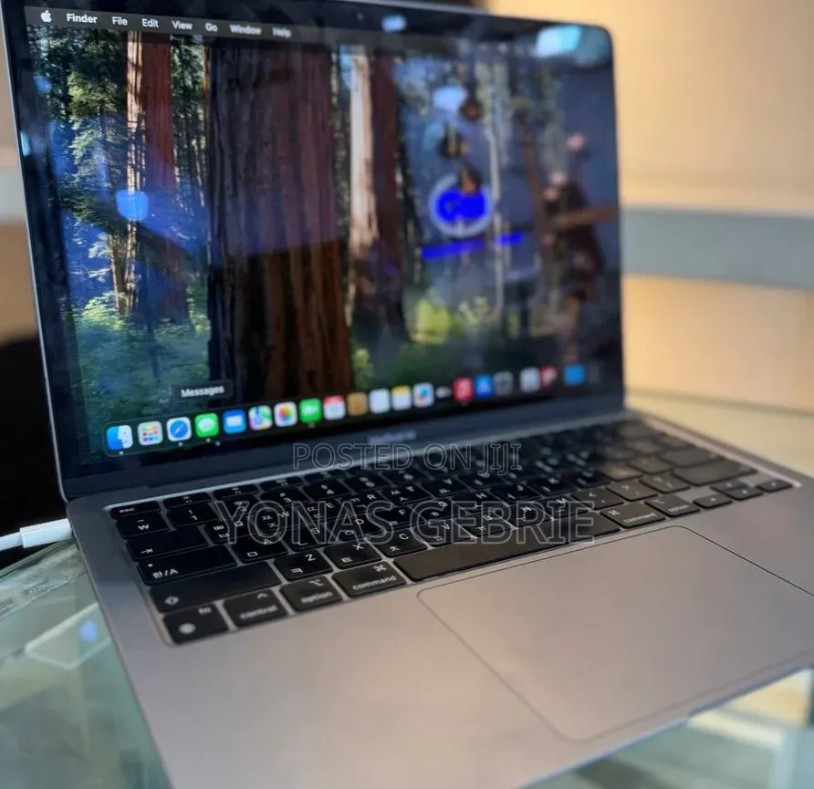 New Laptop Apple MacBook 8GB Apple M1 SSD 256GB