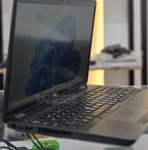 New Laptop Dell 8GB Intel Core i5 SSD 512GB