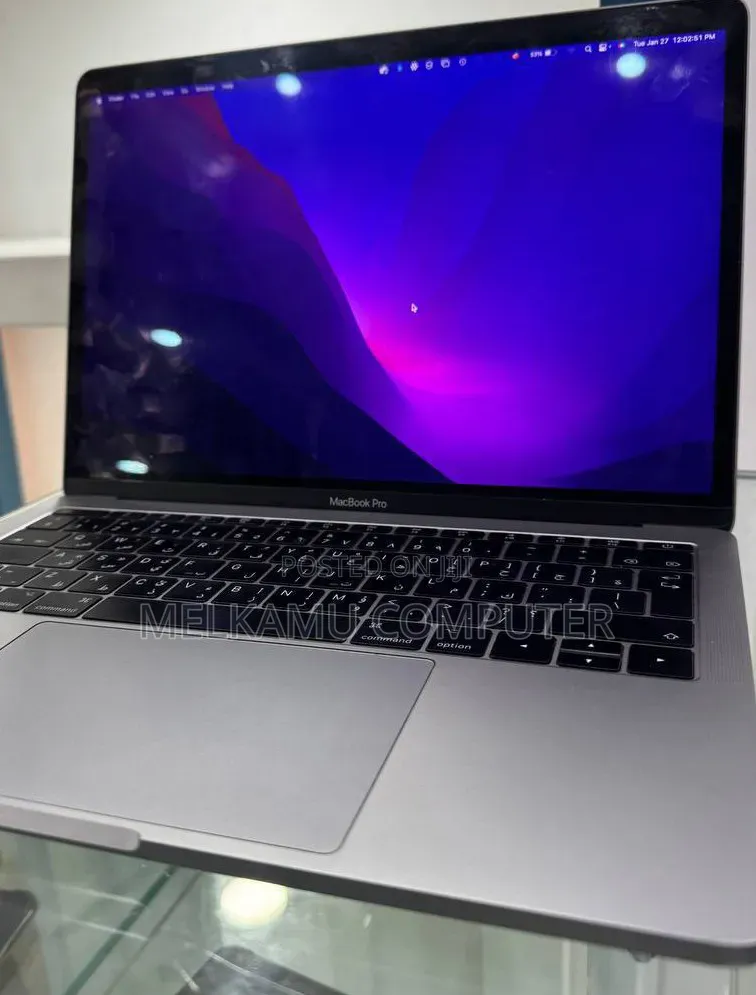New Laptop Apple MacBook Pro 2017 8GB Intel Core i5 SSD 128GB