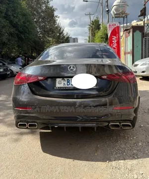 Mercedes-Benz C180 2018 Maroon