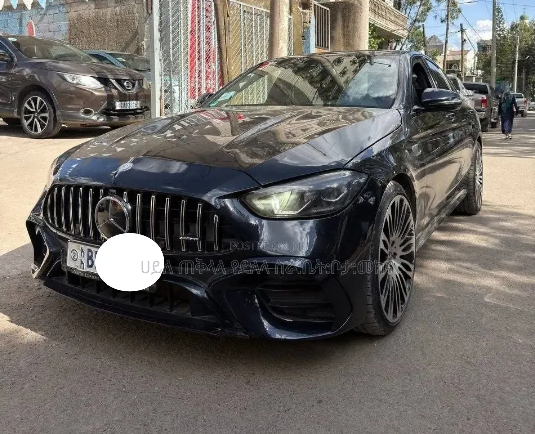 Mercedes-Benz C180 2018 Maroon