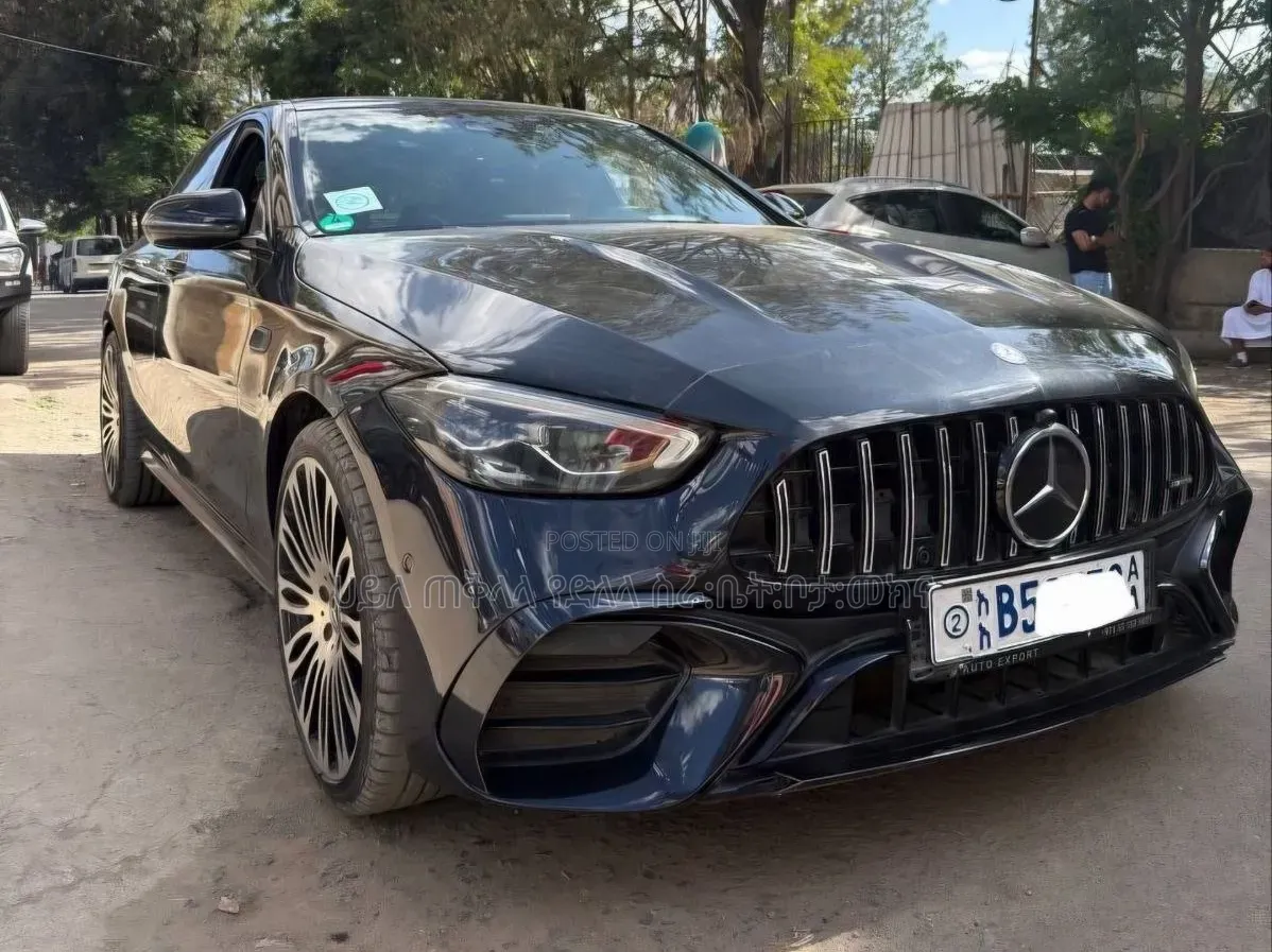 Mercedes-Benz C180 2018 Maroon
