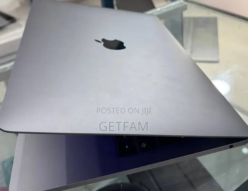 New Laptop Apple MacBook Pro 2017 16GB Intel Core i5 SSD 128GB