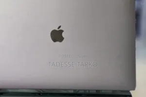 New Laptop Apple MacBook Pro 2018 32GB Intel Core i9 SSD 1T