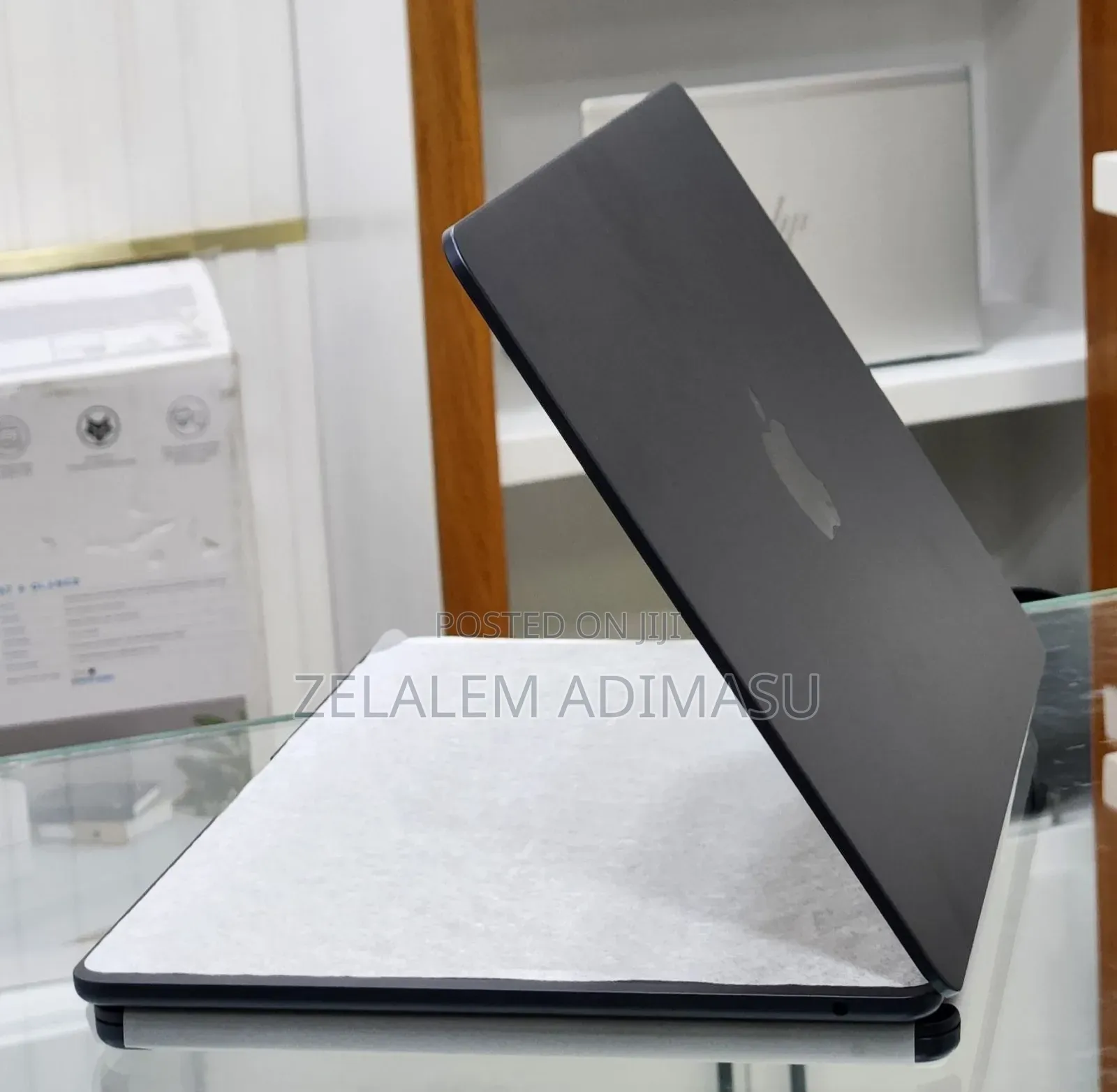 New Laptop Apple MacBook Air 2025 M4 13-inch 16GB Apple M4 SSD 256GB