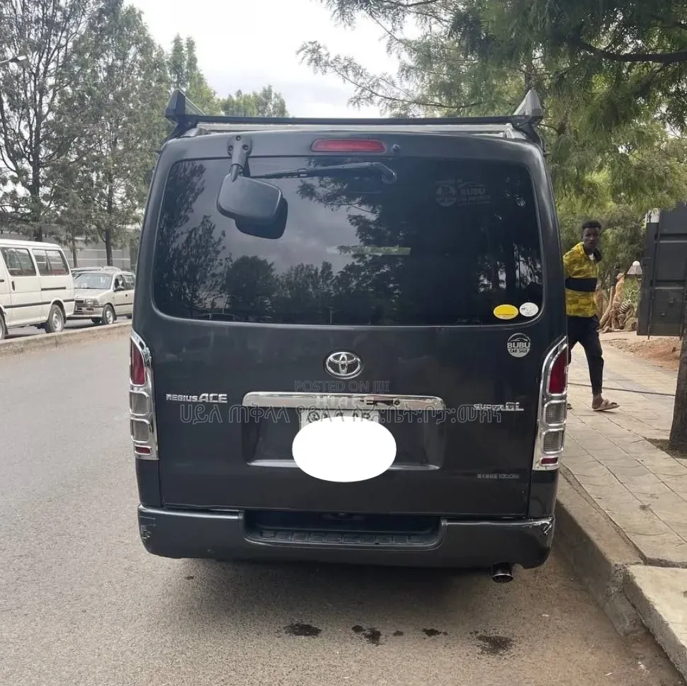 Toyota HiAce 2007 Grey