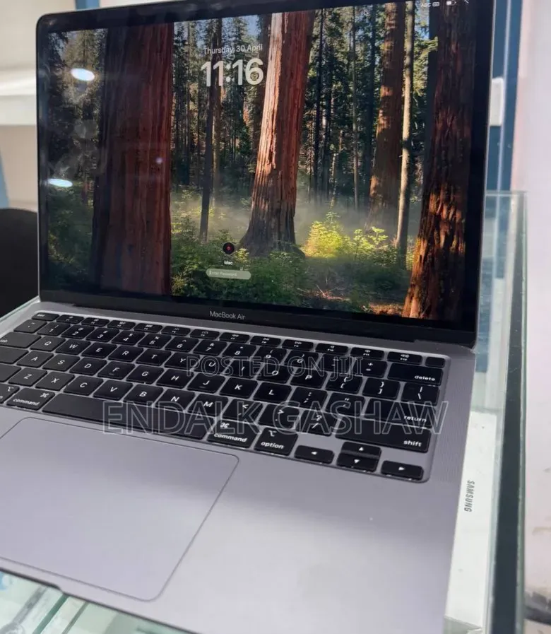 New Laptop Apple MacBook Air 2020 8GB Intel Core i3 SSD 256GB