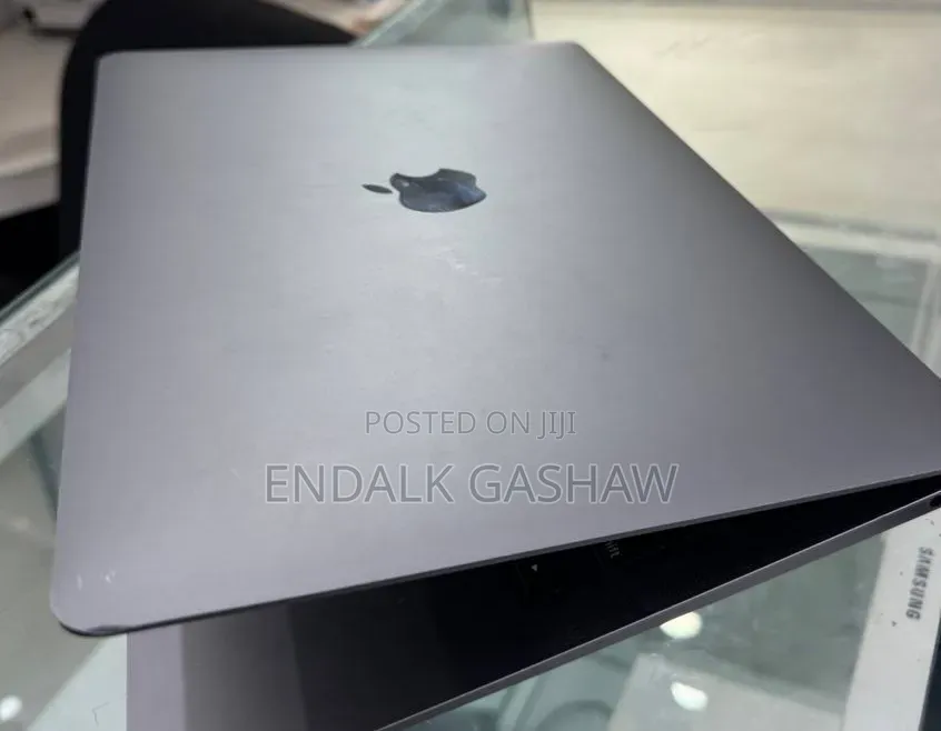 New Laptop Apple MacBook Air 2020 8GB Intel Core i3 SSD 256GB