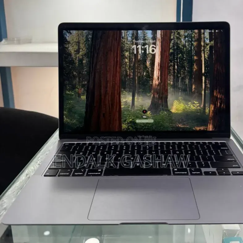 New Laptop Apple MacBook Air 2020 8GB Intel Core i3 SSD 256GB