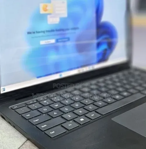 New Laptop Microsoft Surface 16GB Intel Core i7 SSD 256GB