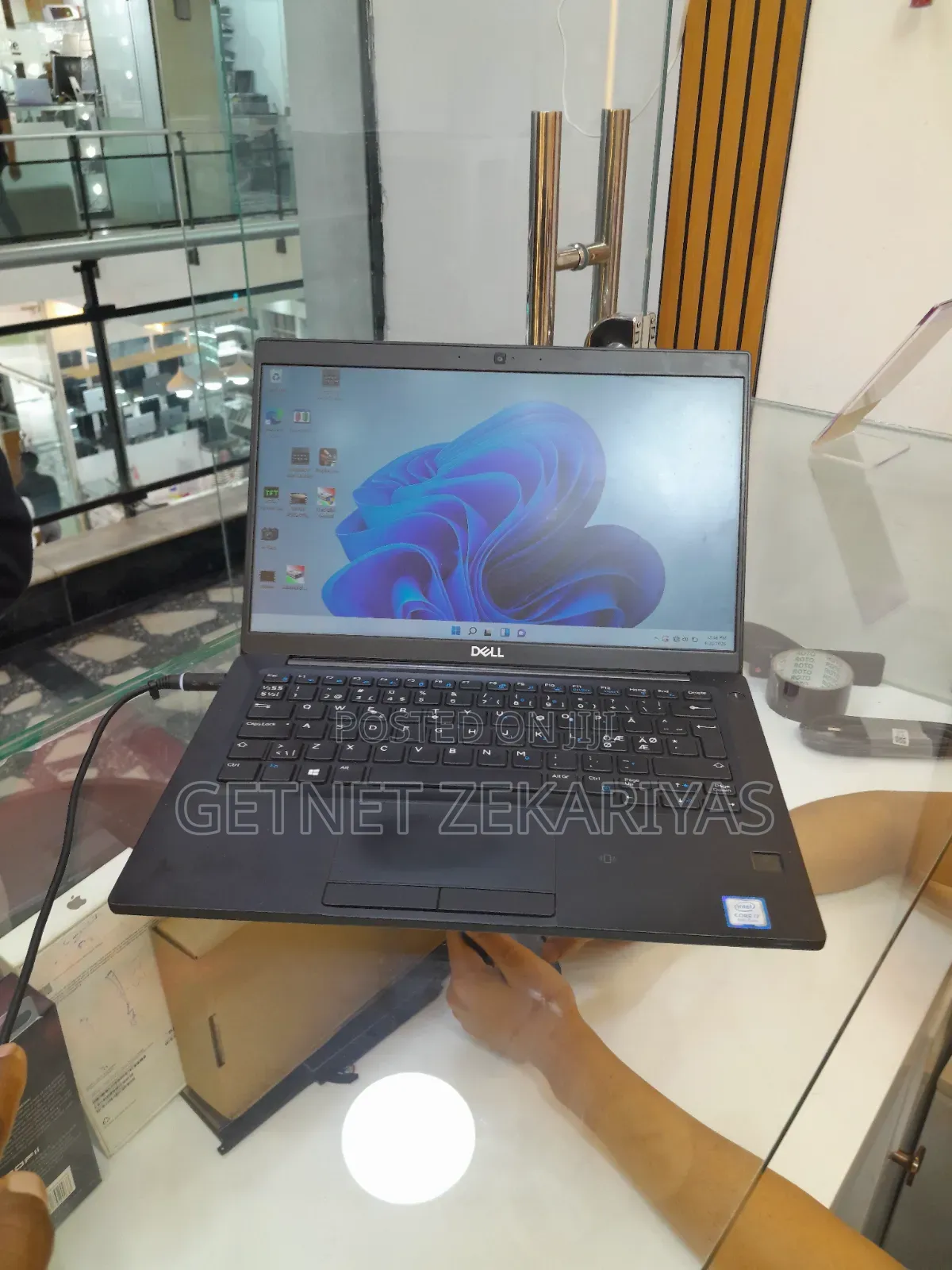 New Laptop Dell Latitude 7390 8GB Intel Core i7 SSD 256GB