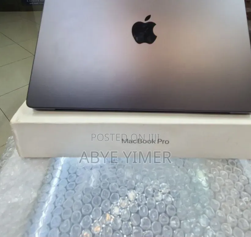 New Laptop Apple MacBook Pro 2025 M5 14-inch 16GB Apple M5 SSD 512GB
