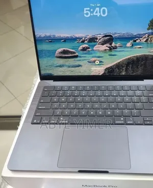 New Laptop Apple MacBook Pro 2025 M5 14-inch 16GB Apple M5 SSD 512GB