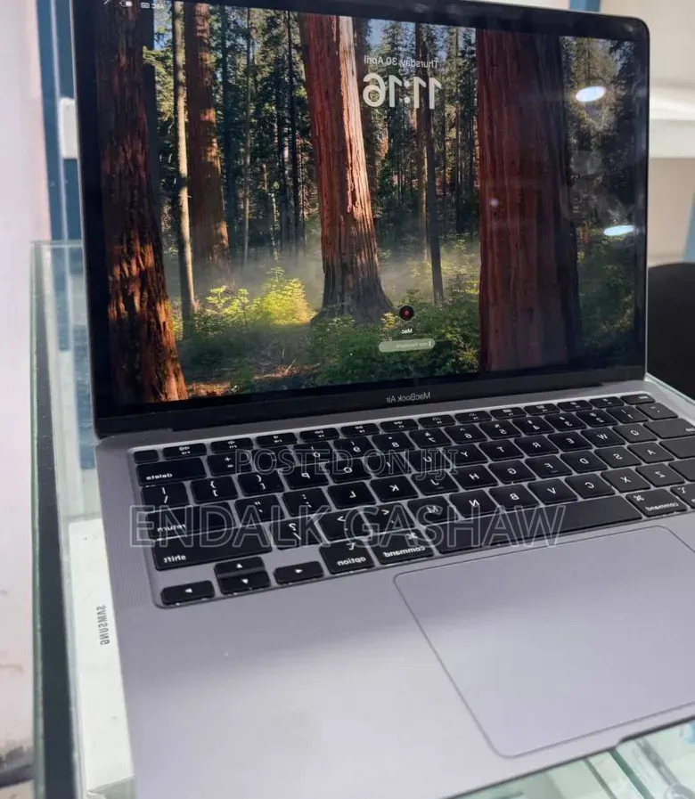 New Laptop Apple MacBook Air 2020 8GB Intel Core i3 SSD 256GB