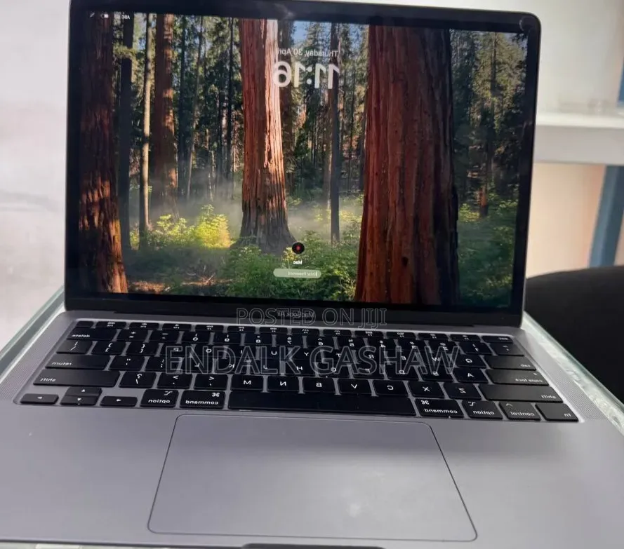 New Laptop Apple MacBook Air 2020 8GB Intel Core i3 SSD 256GB