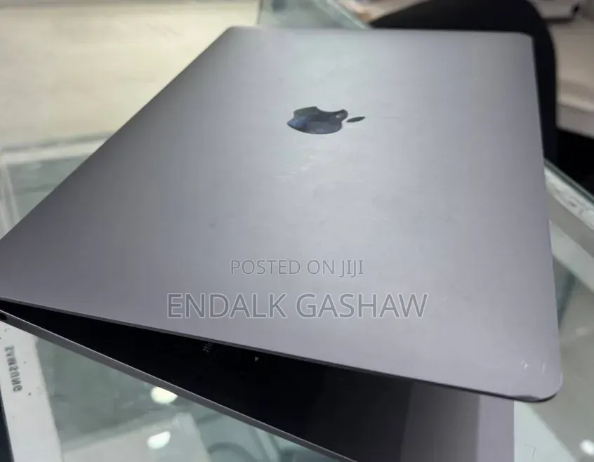 New Laptop Apple MacBook Air 2020 8GB Intel Core i3 SSD 256GB