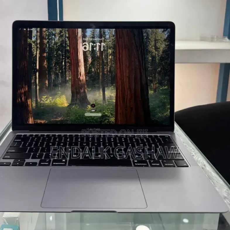 New Laptop Apple MacBook Air 2020 8GB Intel Core i3 SSD 256GB