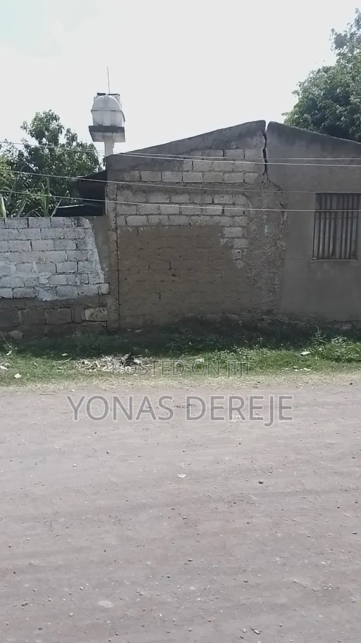 3bdrm House in ዱከም/ቢሾፍቱ/ደብረዘይት, East Shewa for sale