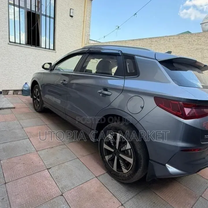 BYD E2 43 kWh 94 hp FWD 2024
