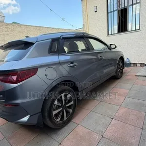 BYD E2 43 kWh 94 hp FWD 2024