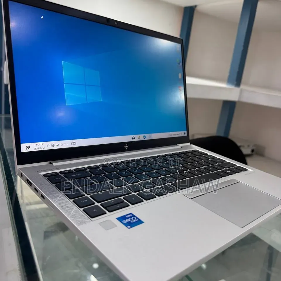 New Laptop HP EliteBook 840 G8 16GB Intel Core i5 SSD 512GB