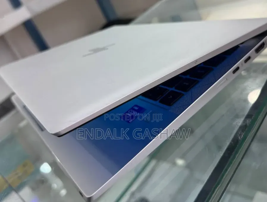 New Laptop HP EliteBook 840 G8 16GB Intel Core i5 SSD 512GB